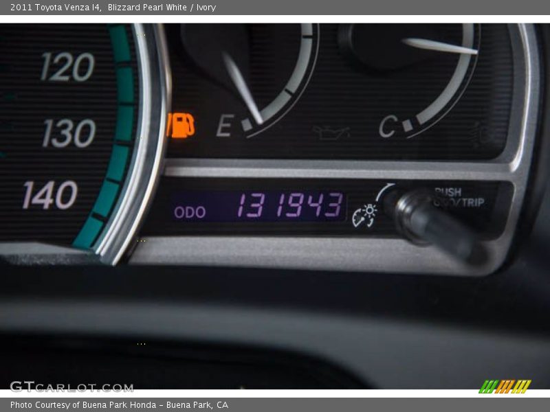 Blizzard Pearl White / Ivory 2011 Toyota Venza I4