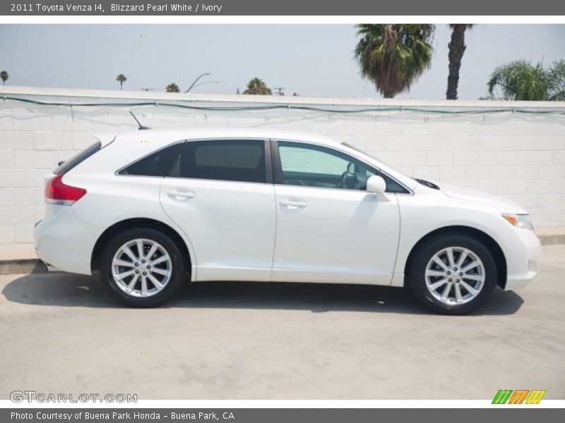 Blizzard Pearl White / Ivory 2011 Toyota Venza I4