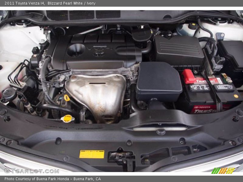 Blizzard Pearl White / Ivory 2011 Toyota Venza I4
