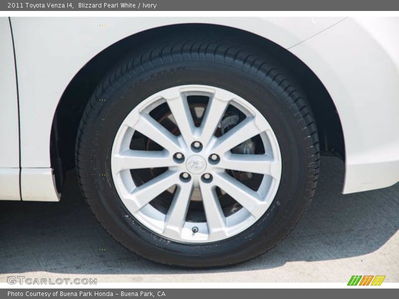 Blizzard Pearl White / Ivory 2011 Toyota Venza I4