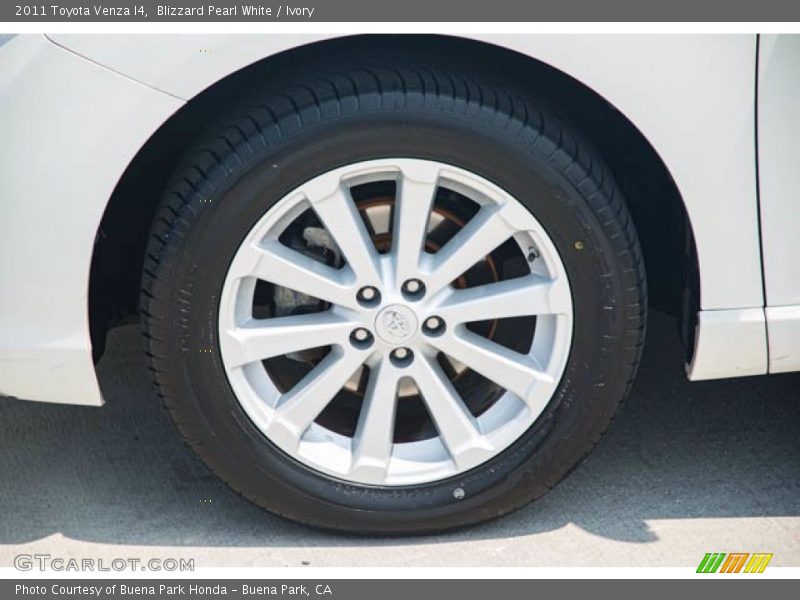 Blizzard Pearl White / Ivory 2011 Toyota Venza I4
