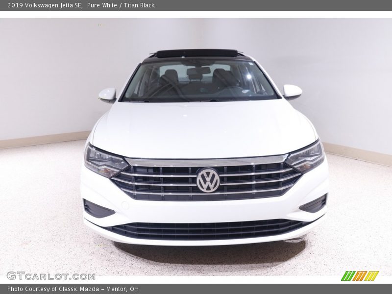 Pure White / Titan Black 2019 Volkswagen Jetta SE
