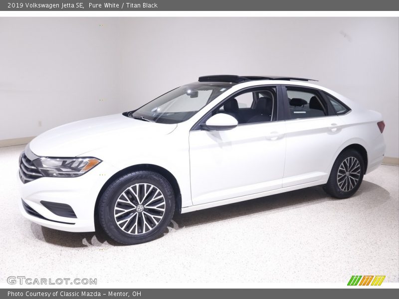Pure White / Titan Black 2019 Volkswagen Jetta SE