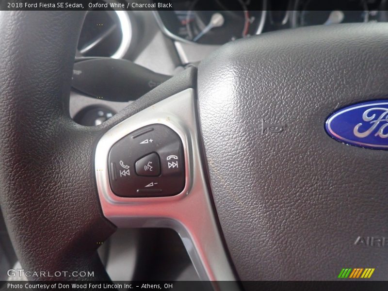 Oxford White / Charcoal Black 2018 Ford Fiesta SE Sedan