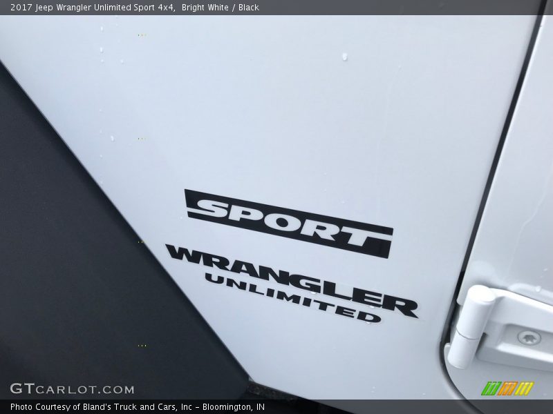 Bright White / Black 2017 Jeep Wrangler Unlimited Sport 4x4