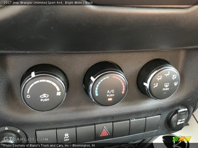 Bright White / Black 2017 Jeep Wrangler Unlimited Sport 4x4