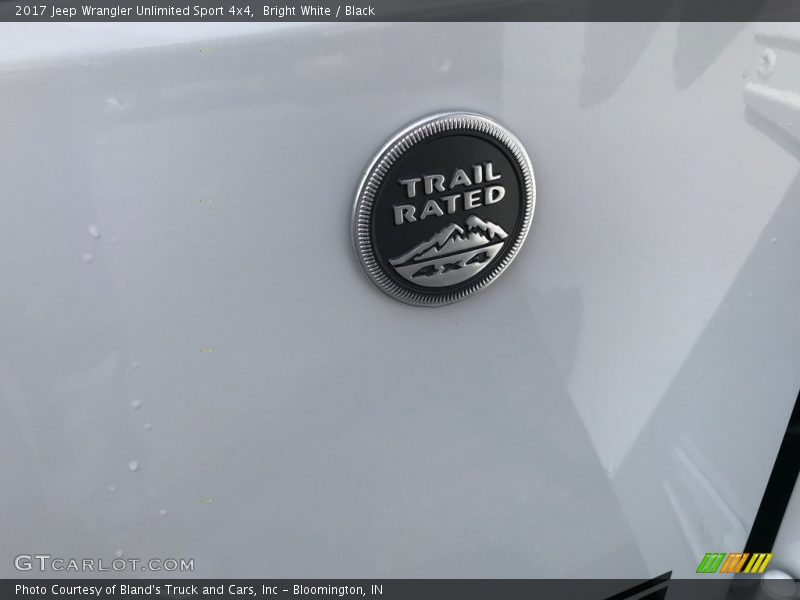 Bright White / Black 2017 Jeep Wrangler Unlimited Sport 4x4