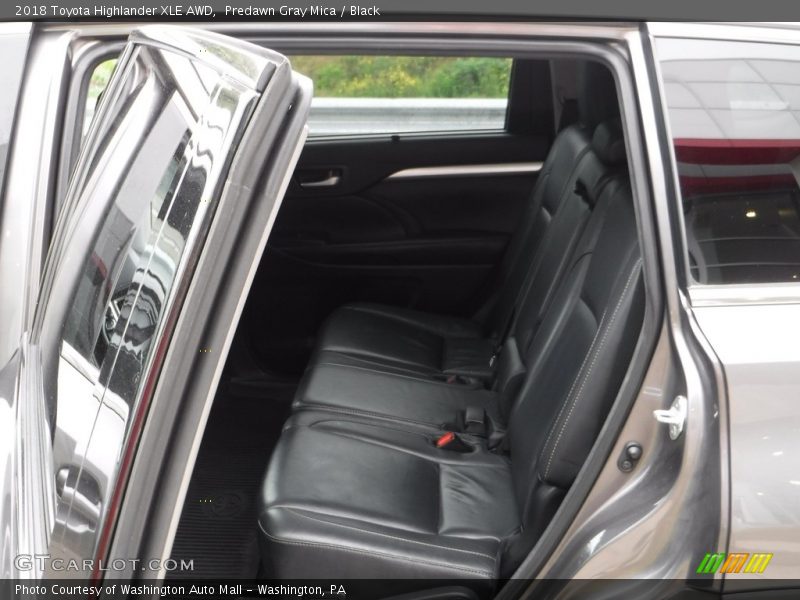 Predawn Gray Mica / Black 2018 Toyota Highlander XLE AWD