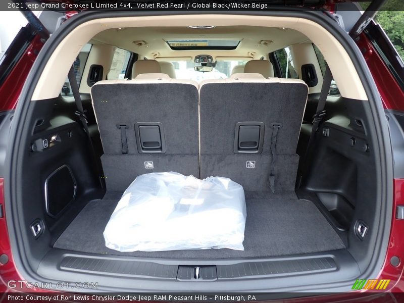 Velvet Red Pearl / Global Black/Wicker Beige 2021 Jeep Grand Cherokee L Limited 4x4