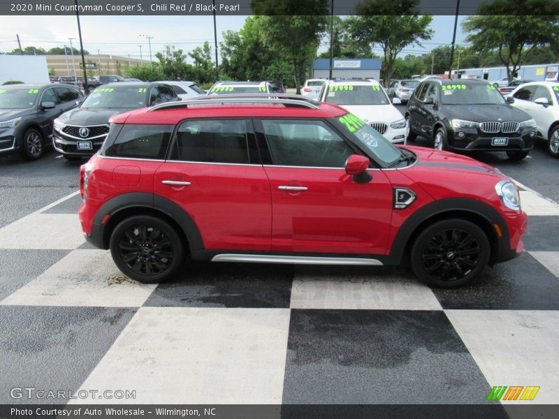 Chili Red / Black Pearl 2020 Mini Countryman Cooper S