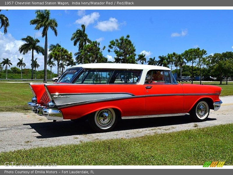 1957 Nomad Station Wagon India Ivory/Matador Red