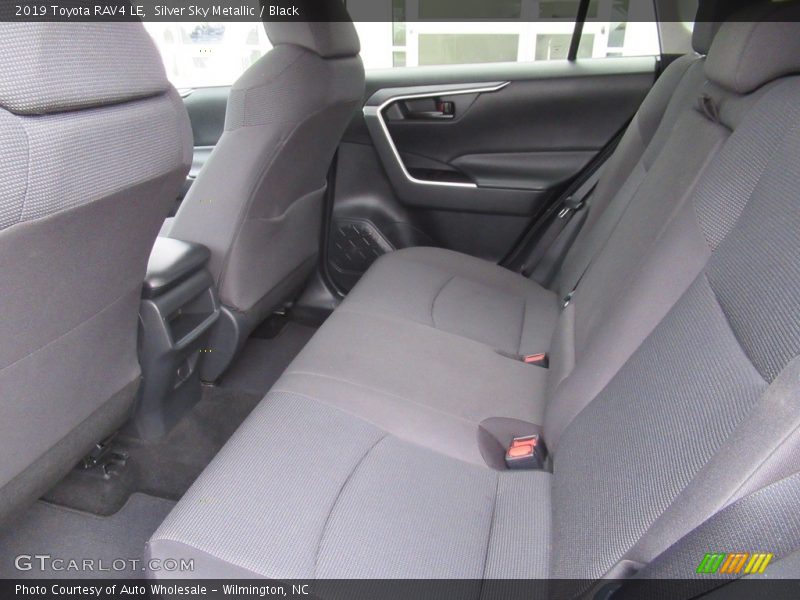 Silver Sky Metallic / Black 2019 Toyota RAV4 LE