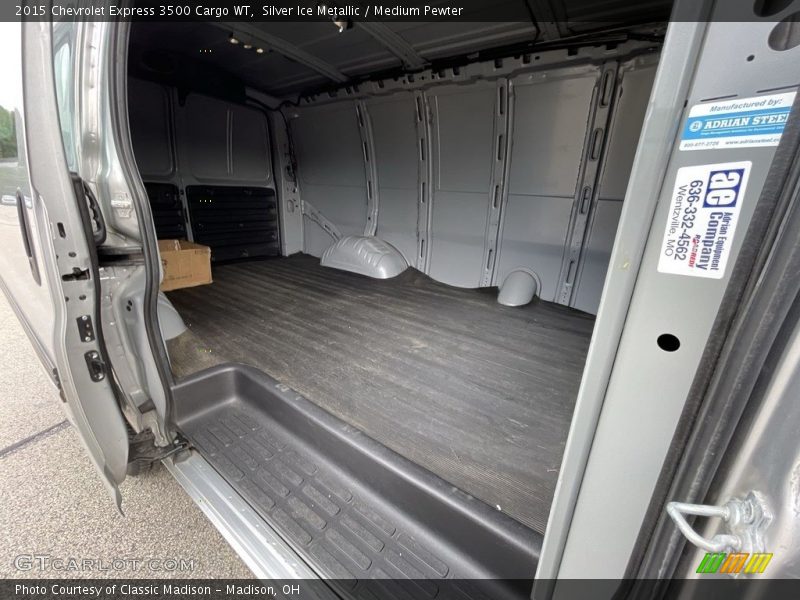 Silver Ice Metallic / Medium Pewter 2015 Chevrolet Express 3500 Cargo WT