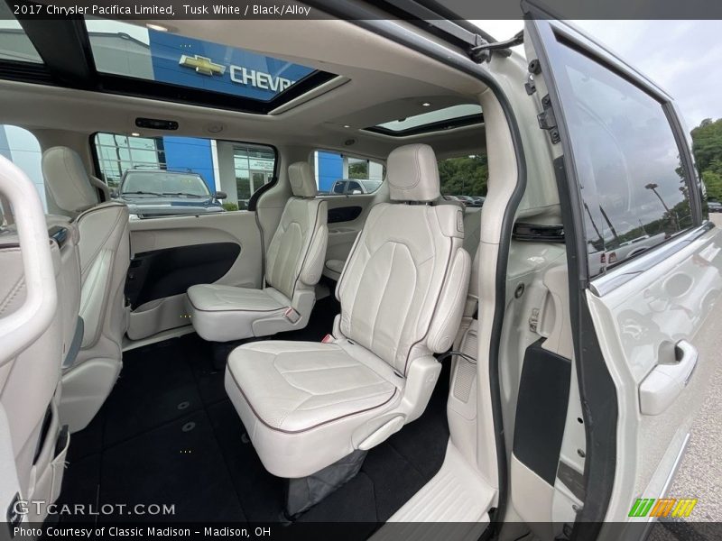 Tusk White / Black/Alloy 2017 Chrysler Pacifica Limited