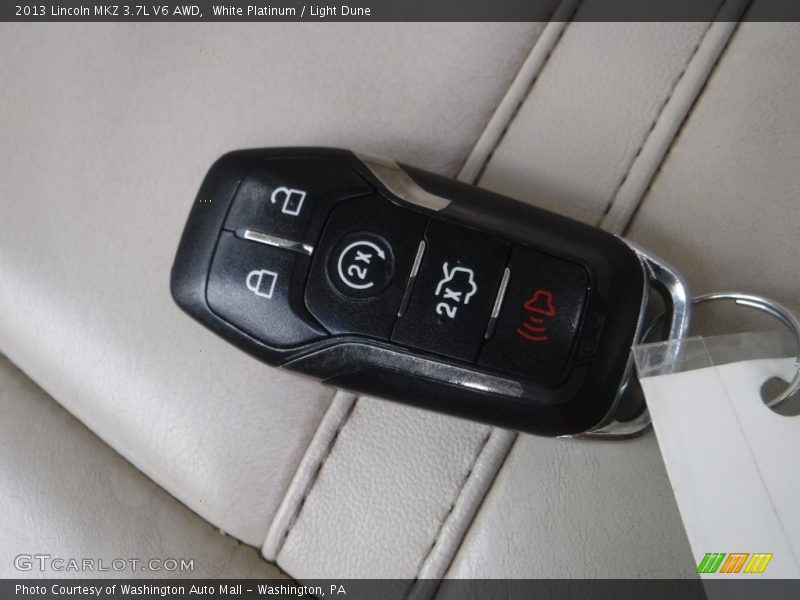 White Platinum / Light Dune 2013 Lincoln MKZ 3.7L V6 AWD