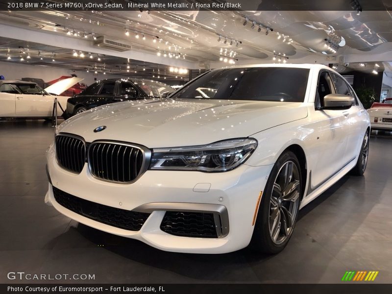 Mineral White Metallic / Fiona Red/Black 2018 BMW 7 Series M760i xDrive Sedan