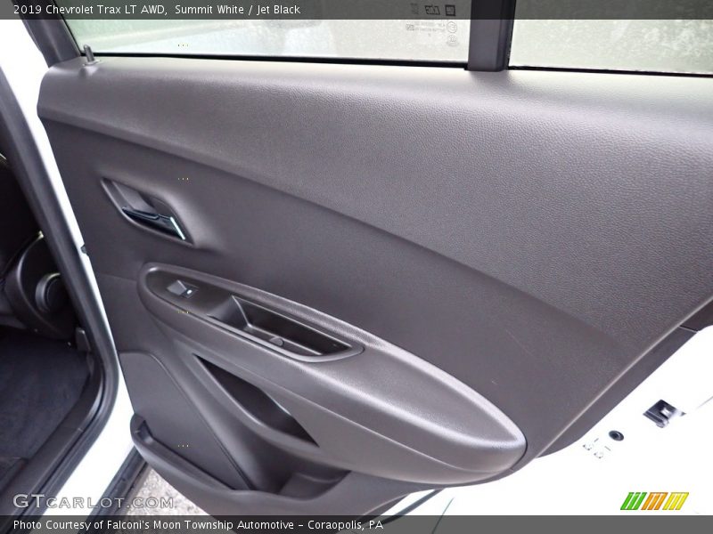 Summit White / Jet Black 2019 Chevrolet Trax LT AWD