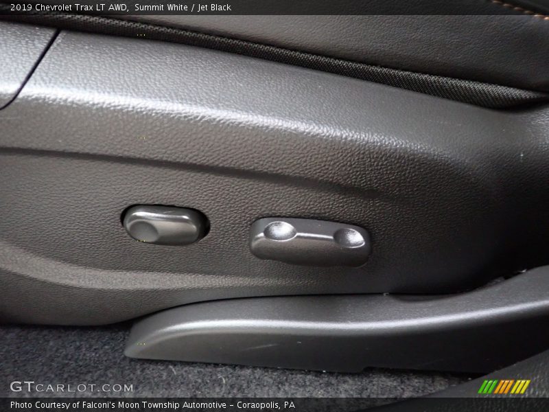Summit White / Jet Black 2019 Chevrolet Trax LT AWD
