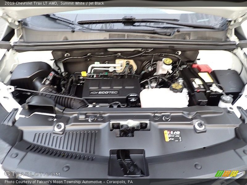 Summit White / Jet Black 2019 Chevrolet Trax LT AWD