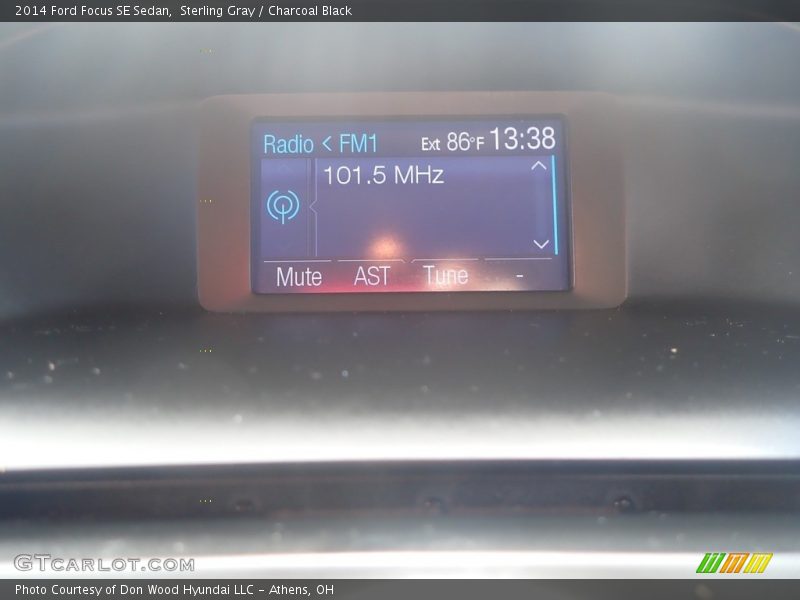 Sterling Gray / Charcoal Black 2014 Ford Focus SE Sedan