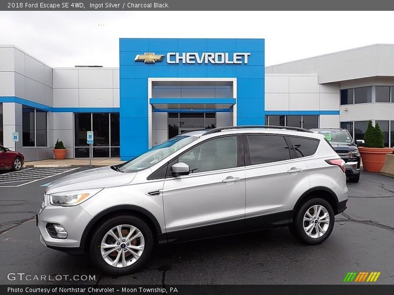 Ingot Silver / Charcoal Black 2018 Ford Escape SE 4WD