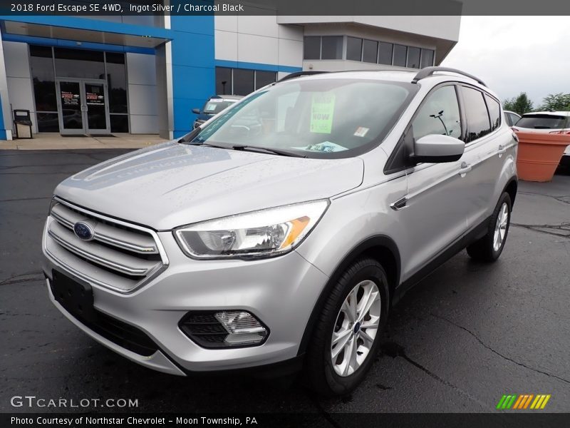 Ingot Silver / Charcoal Black 2018 Ford Escape SE 4WD