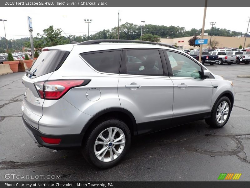 Ingot Silver / Charcoal Black 2018 Ford Escape SE 4WD