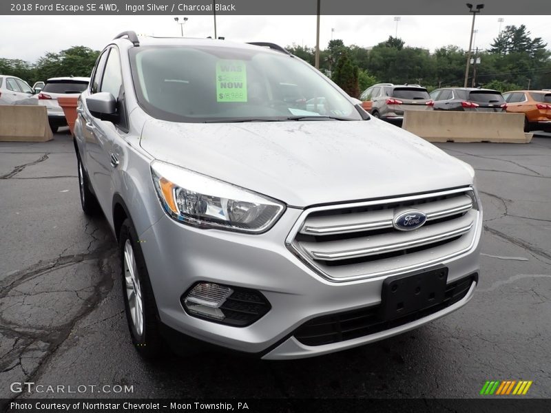 Ingot Silver / Charcoal Black 2018 Ford Escape SE 4WD