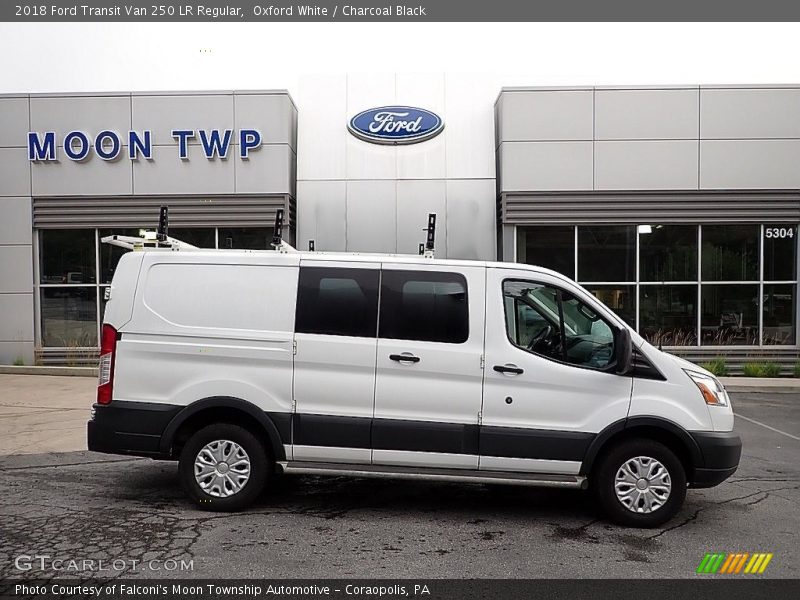 Oxford White / Charcoal Black 2018 Ford Transit Van 250 LR Regular