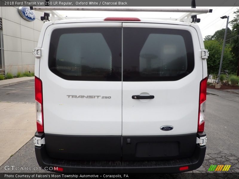 Oxford White / Charcoal Black 2018 Ford Transit Van 250 LR Regular