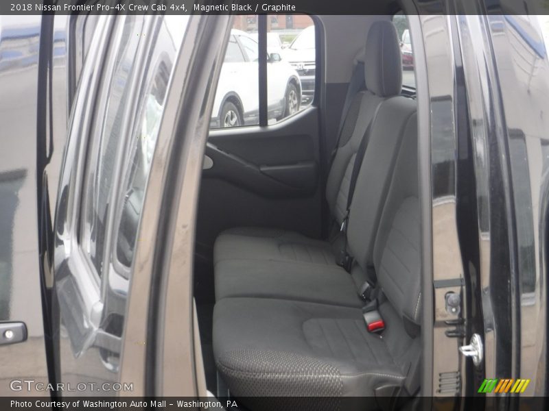 Magnetic Black / Graphite 2018 Nissan Frontier Pro-4X Crew Cab 4x4