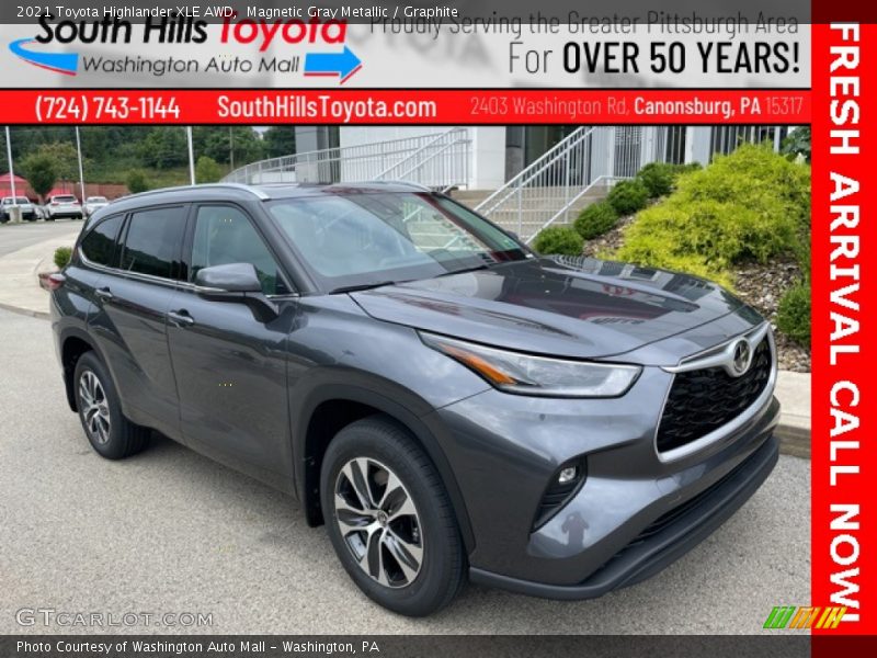 Magnetic Gray Metallic / Graphite 2021 Toyota Highlander XLE AWD