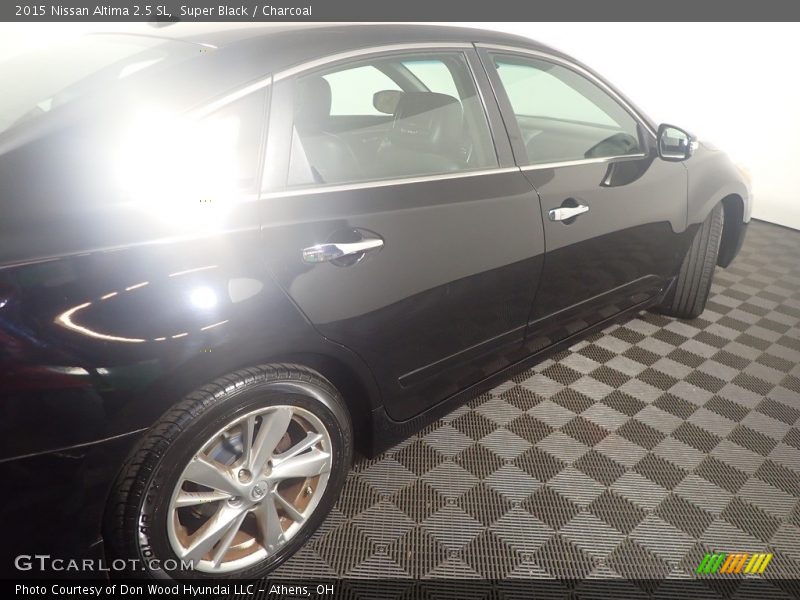 Super Black / Charcoal 2015 Nissan Altima 2.5 SL