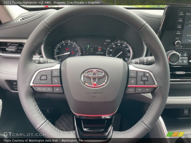 Magnetic Gray Metallic / Graphite 2021 Toyota Highlander XLE AWD