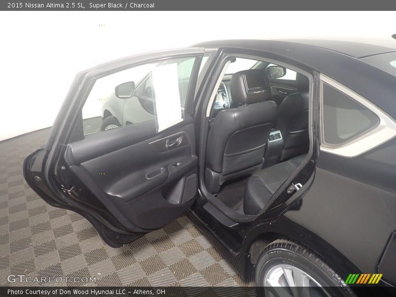 Super Black / Charcoal 2015 Nissan Altima 2.5 SL