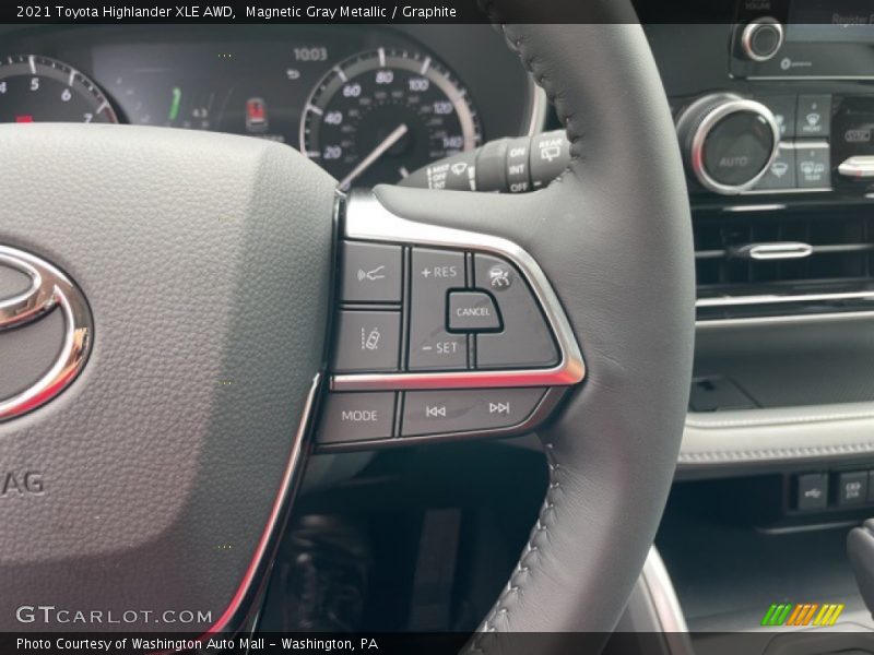 Magnetic Gray Metallic / Graphite 2021 Toyota Highlander XLE AWD