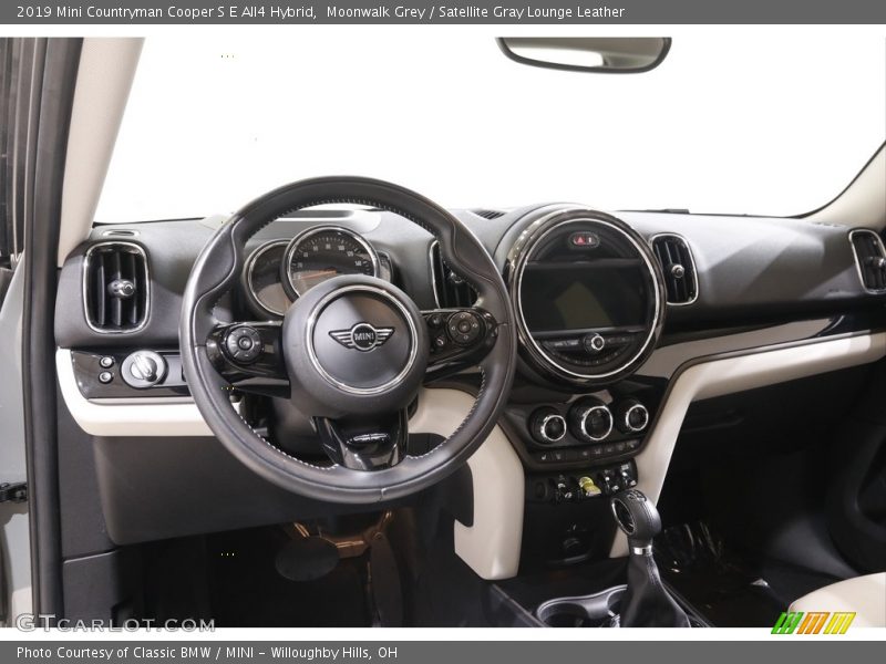 Dashboard of 2019 Countryman Cooper S E All4 Hybrid
