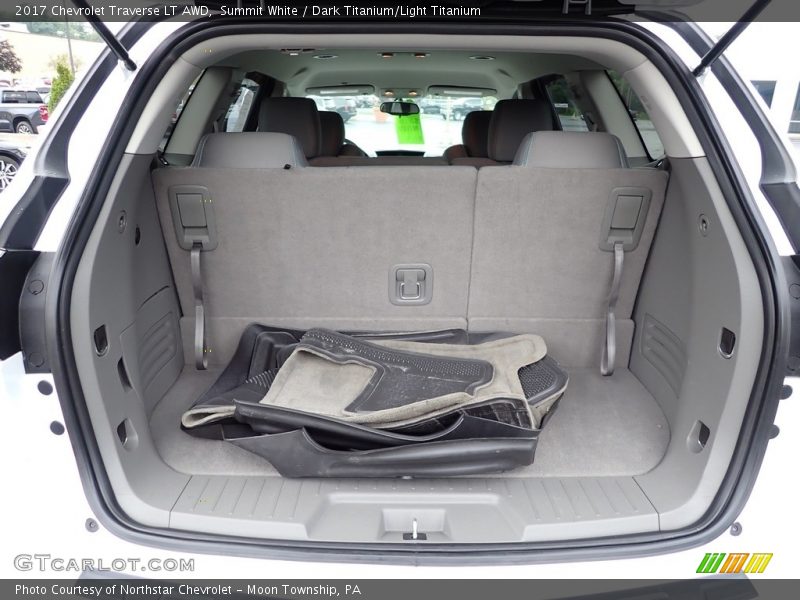 Summit White / Dark Titanium/Light Titanium 2017 Chevrolet Traverse LT AWD