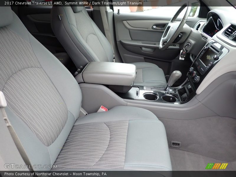 Summit White / Dark Titanium/Light Titanium 2017 Chevrolet Traverse LT AWD