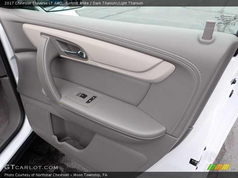 Summit White / Dark Titanium/Light Titanium 2017 Chevrolet Traverse LT AWD