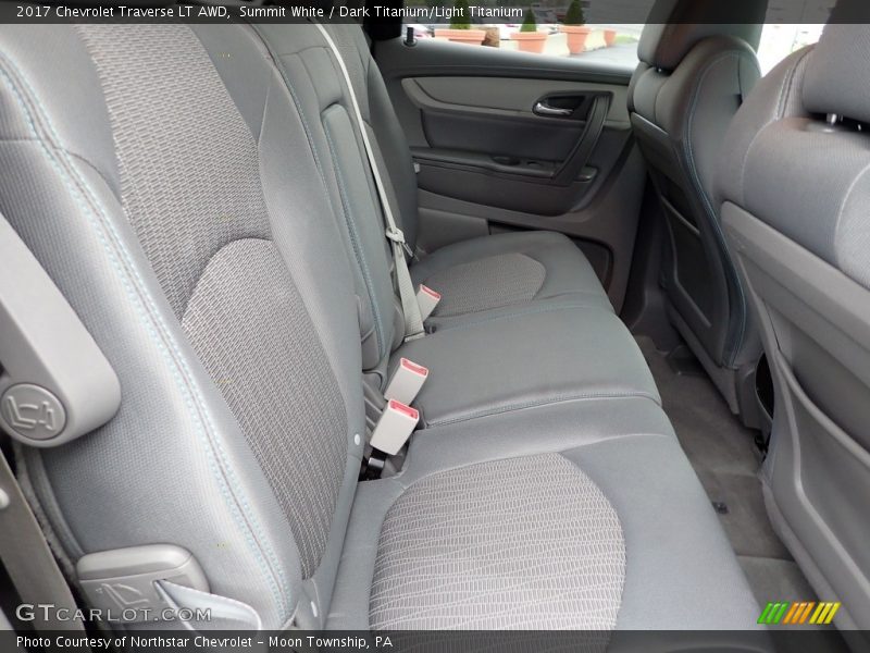 Summit White / Dark Titanium/Light Titanium 2017 Chevrolet Traverse LT AWD