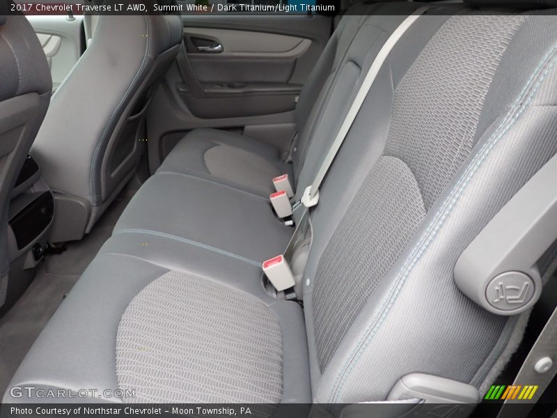 Summit White / Dark Titanium/Light Titanium 2017 Chevrolet Traverse LT AWD