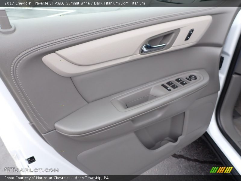 Summit White / Dark Titanium/Light Titanium 2017 Chevrolet Traverse LT AWD
