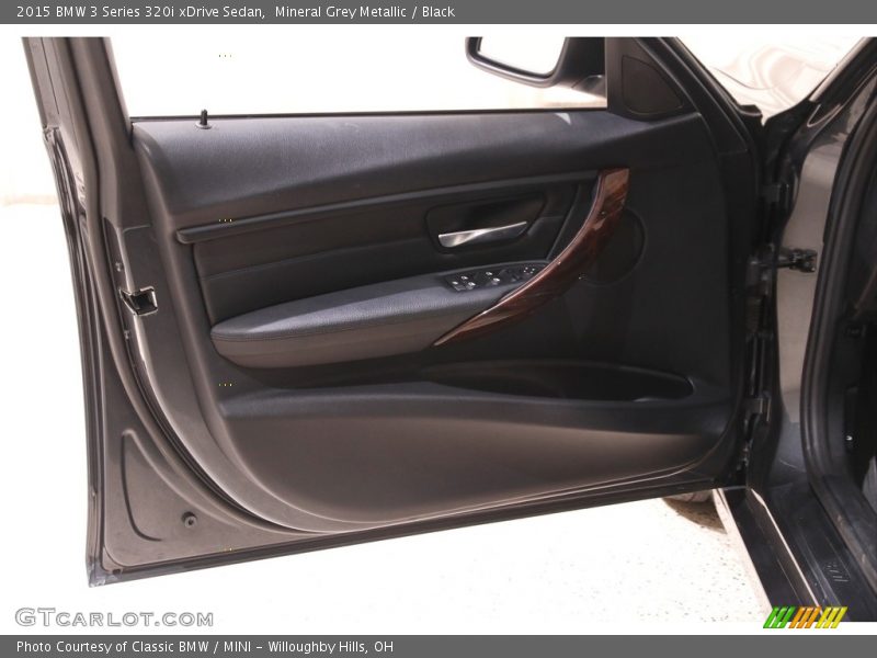 Mineral Grey Metallic / Black 2015 BMW 3 Series 320i xDrive Sedan