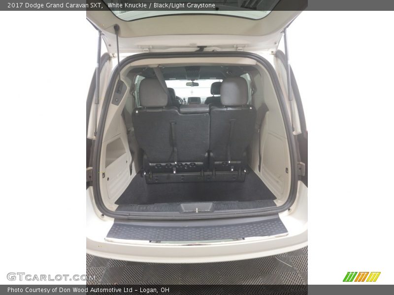 White Knuckle / Black/Light Graystone 2017 Dodge Grand Caravan SXT