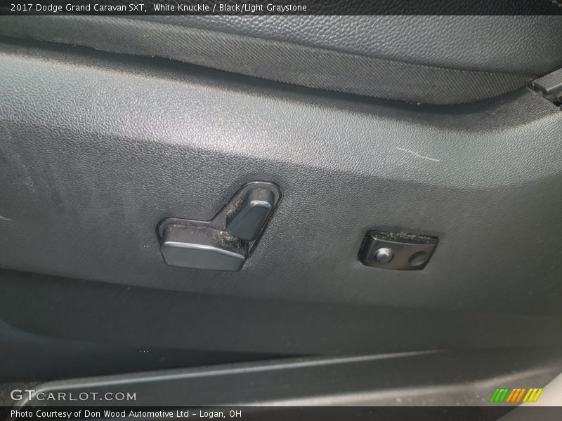 White Knuckle / Black/Light Graystone 2017 Dodge Grand Caravan SXT