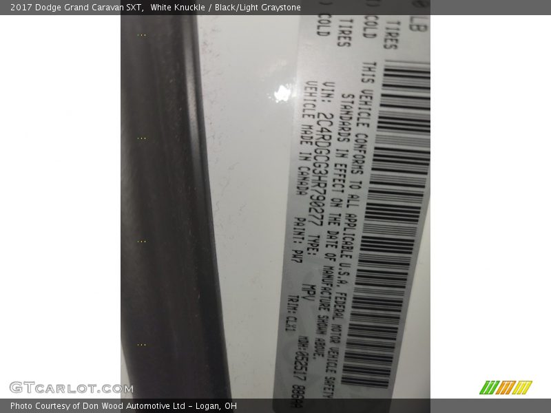 White Knuckle / Black/Light Graystone 2017 Dodge Grand Caravan SXT