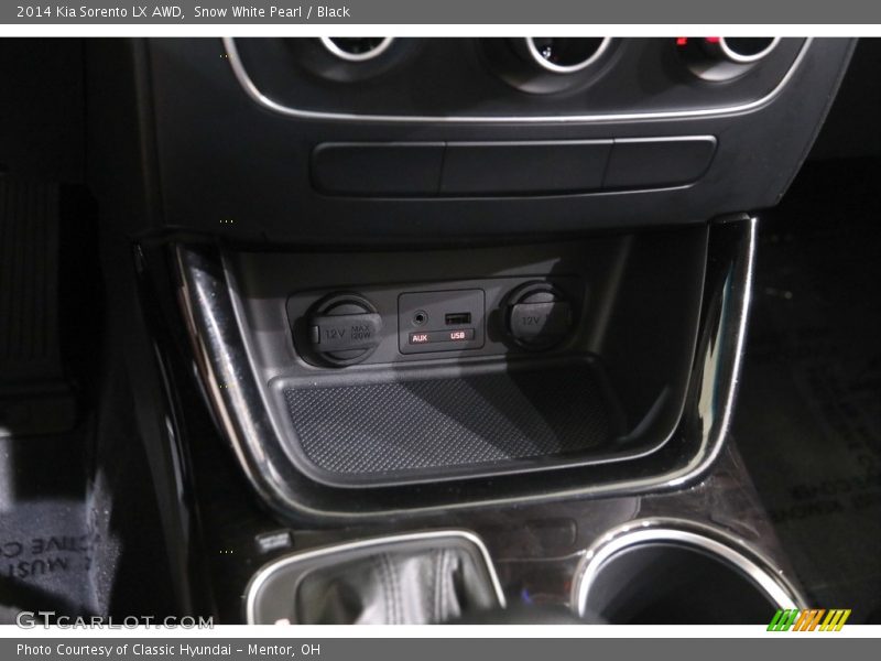 Snow White Pearl / Black 2014 Kia Sorento LX AWD