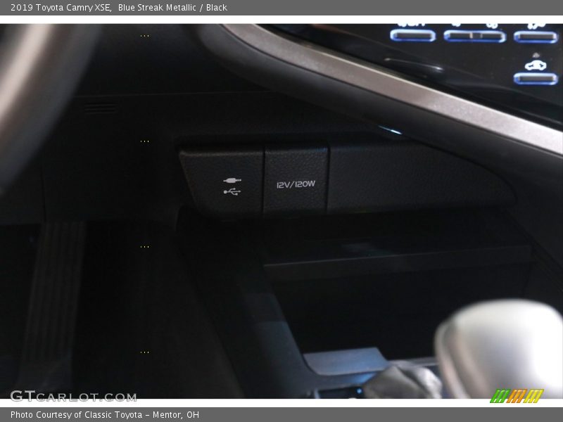 Blue Streak Metallic / Black 2019 Toyota Camry XSE