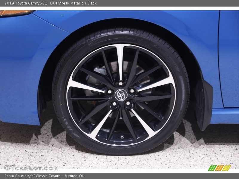 Blue Streak Metallic / Black 2019 Toyota Camry XSE